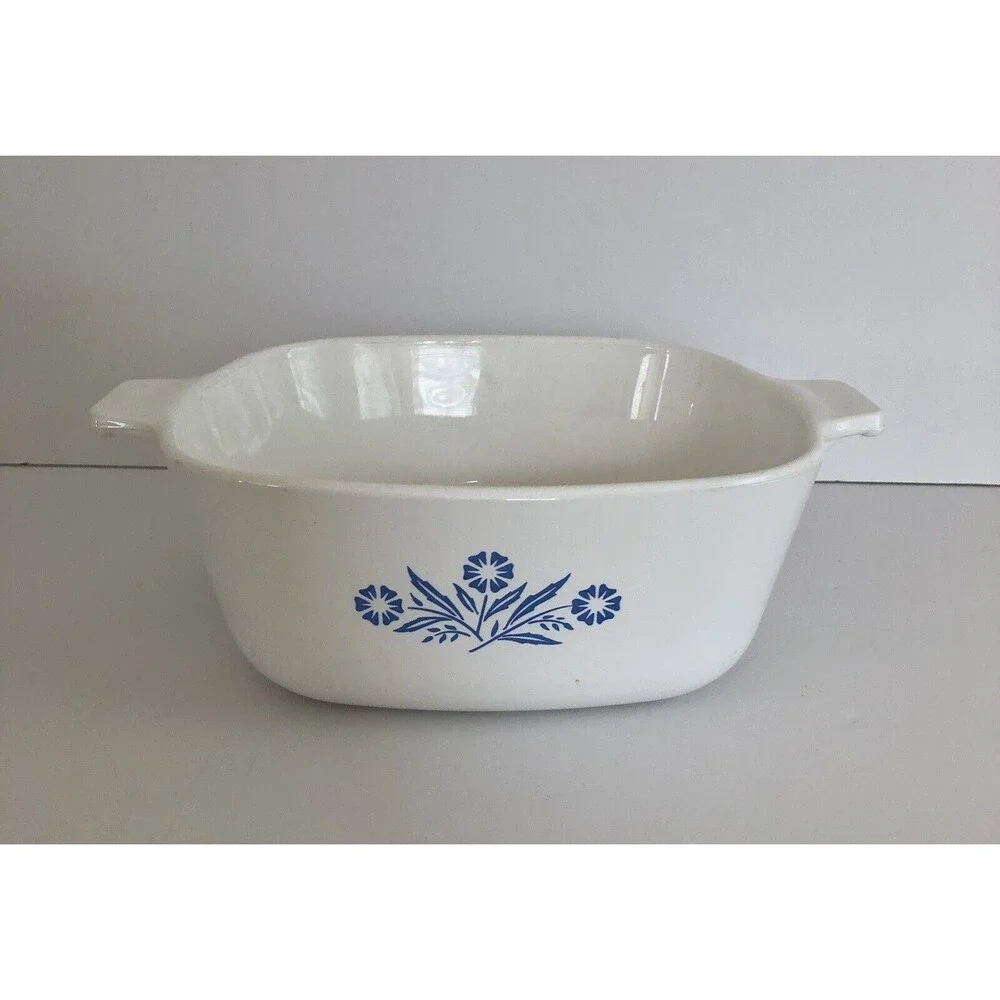 Vintage Corning Ware Cornflower Blue 1 1/2 qt. Casserole Dish P-1 1/2-B Made USA